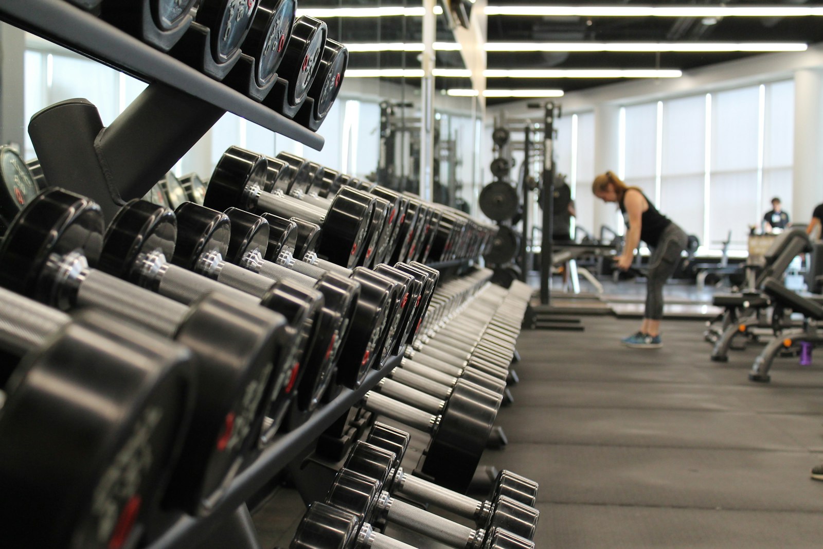 体育器材与健身设施供应